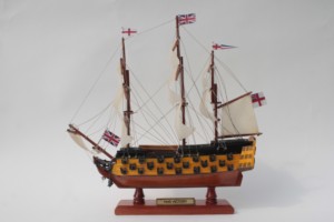 Maqueta del Barco HMS Victory Lord Horatio Nelson, Hecha a Mano, Pintada y Pulida, de 20 cm, para Regalo o Decoración de Mesa - Product Image 2