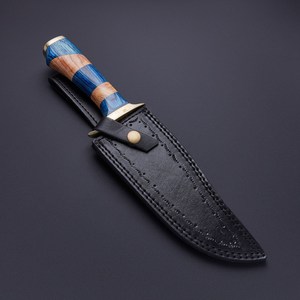 Cuchillo de Caza Premium Hecho a Mano de Acero de Damasco, Cuchillo de Supervivencia para Acampar al Aire Libre con Hoja Fija Personalizada y Mango de Resina de Madera Exótica - Product Image 3