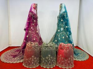 เสื้อครอปกำมะหยี่ lehenga choli กับงานหนักเต็มรูปแบบ Big Trail & jarstones สำหรับงานแต่งงานเฉดสีเข้มคอลเลกชัน mahamantra - Product Image 5