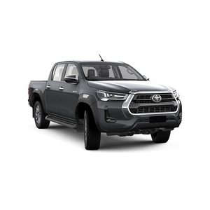 Camioneta Toyota Hilux 4x4 para construcción, agricultura y transporte, con motor potente y excelente rendimiento en carretera. - Product Image 4