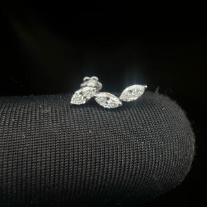Pendiente de hoja con diamante marquesa en oro de 14K para perforaciones en hélice y cartílago - Product Image 2
