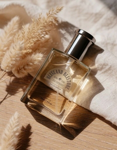 Regalo de Perfume Personalizado |   Spray de Fragancia Personalizado |   Impresión de Logotipos Personalizados |   OEM/ODM |   Ingrediente Activo al 5%-15% |   Hecho a mano - Product Image 1