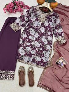 Ensemble Sharara pour femmes en coton, imprimé floral violet traditionnel, avec dupatta, style pakistanais, tenue de soirée, ensemble Salwar Kameez - Product Image 4