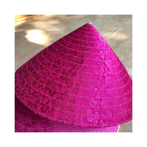 Chapeau unisexe réglable en feuilles de palmier naturelles faites à la main, motif traditionnel Non La, pour toutes les saisons, vente en gros, fabriqué à la ferme Vigi - Product Image 1