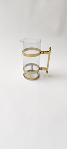 Jarra de Vidrio Premium con Asa y Bandas de Metal Dorado, Diseño Moderno para Garrafa, Jarra de Lujo para Catering y Comidas Fines - Product Image 6