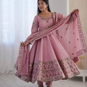 Conjunto de Anarkali con patrón Kali y tela de lona, listo para usar, con dupatta. - Product Image 1