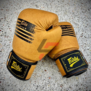 ราคาขายส่ง คุณภาพดีที่สุด ถุงมือชกมวยหนังแท้ Fairtex สำหรับมืออาชีพ ใช้สำหรับศิลปะการต่อสู้ สายรัดปรับได้ - Product Image 4