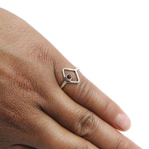 Bague en argent sterling 925 massif avec pierre précieuse grenat taille ronde facetée et design ouvert taille marquise, bijoux bohèmes en gros - Product Image 2