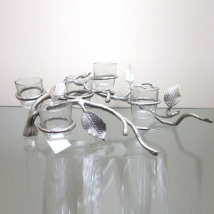 Candelabros de Metal de Diseño Nuevo y Atractivo, Combinación de Metal y Vidrio de Lujo, en Oferta, para Uso en Interiores y Exteriores - Product Image 1