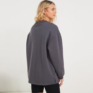 Sweat-shirt décontracté à col ras du cou pour femmes, tissu tricoté de couleur unie, confort toutes saisons, design imprimé de lettres, haut à la mode d'automne et de printemps - Product Image 3