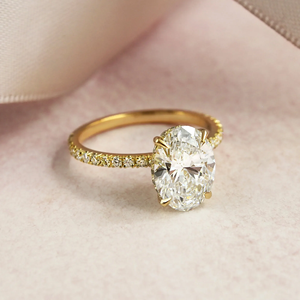 Anillo de Compromiso de Diamantes de Corte Ovalado para Mujer, Oro Sólido de 9K, Engaste de Garras, Banda Pavé, Estilo Clásico - Product Image 5