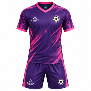 Ensemble d'uniformes de football sur mesure OEM pour clubs, équipes, écoles et entraînements – Maillots et shorts assortis – Vêtements de sport en gros - Product Image 1