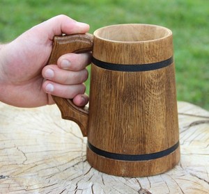 Jarra de cerveza de madera hecha a mano, estilo clásico vintage, taza de madera tallada ecológica con asa para uso en el hogar o bar, jarra de cerveza ecológica - Product Image 1
