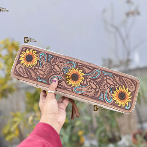 Estuche de viaje de cuero repujado a mano resistente al calor con pelo natural para herramientas de peinado (planchas y rizadores) - ¡Gran oferta! - Product Image 1