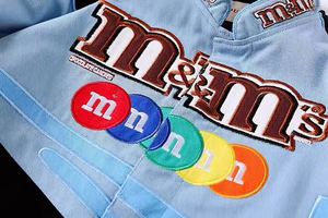 เสื้อแจ็คเก็ตแฟชั่นสไตล์นักแข่งสำหรับผู้ชายและเด็ก ผ้าฝ้ายทวิลปักลาย สไตล์สตรีท ฮิปฮอป วินเทจ ผลิตโดยตรงจากโรงงาน รับสั่งซื้อจำนวนมาก - Product Image 2