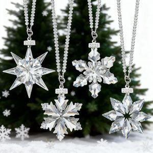 Set di 4 Ornamenti a Fiocco di Neve in Cristallo per Albero di Natale, Ciondoli Decorativi, Acchiappasole, Decorazioni per la Casa, Set di Palline e Ornamenti per Albero di Natale - Product Image 4