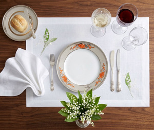 Sets de Nappes et Serviettes Personnalisés en Lin et Coton Blanc Brodés Main de Luxe, Motif Muguet, Lavables, pour Mariages et Maison - Product Image 2