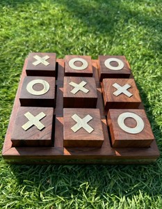Jeu de Tic Tac Toe en bois personnalisé, stratégie éducative, cadeau familial pour enfants et adultes, occasions spéciales - Product Image 1