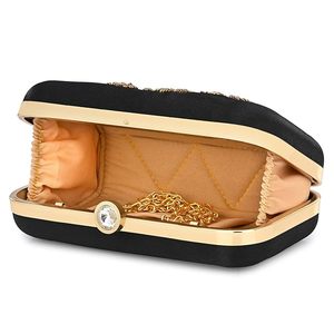 Pochette brodée haut de gamme, sac à main de créateur abordable pour femmes, idéal pour les mariages, les fêtes et les festivals - Product Image 3