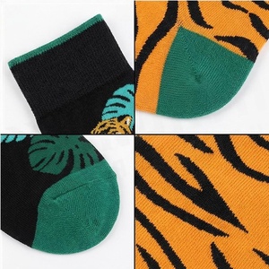 Crew <b>Socks</b> Geometric Pattern Blue Breathable <b>Running</b> <b>Socks</b> for Adults Spring Season - Product Image 4