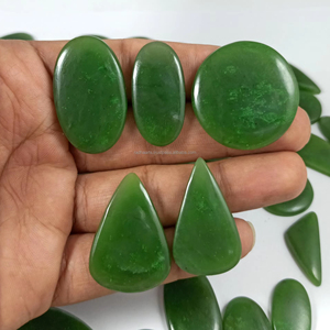 หยกเนฟไรต์สีเขียวธรรมชาติจาก Radha Arts พลอยหยกแท้คุณภาพสูง ขัดเงา รูปทรงคาโบชอง ขายส่ง - Product Image 6