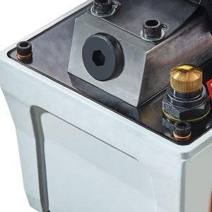 Pompa Idraulica ad Aria da 10.000 PSI con Serbatoio da 1/2 Gallone, Uscita Olio NPT 3/8'', Ingresso NPT 1/4'', Tubo da 6,6 Piedi, Azionamento a Pedale - Product Image 3