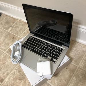 Ordinateur portable d'occasion disponible dès maintenant à acheter avec livraison rapide et qualité premium fiable, testé pour des performances fluides. - Product Image 1