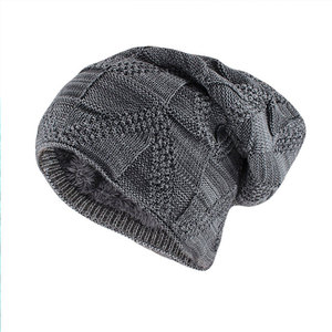Gorro Unisex Gris de Punto Trenzado con Estampado Animal, 100% Acrílico, para Uso Casual de Invierno para Adultos, con Diseño de Puño Acanalado Bordado - Product Image 1