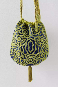 Pochette Potli de Luxe Faite Main par un Designer, Écologique, en Soie Brodée et Perles, avec Fermeture à Rabat en Coton, pour Femme, Mariage et Cérémonie - Product Image 2