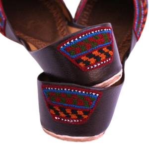 Khussa pour femmes de haute qualité, fabriquées à la main, style Punjabi pakistanais, avec logo et couleur personnalisés, en cuir véritable souple, fermeture auto-agrippante. - Product Image 4