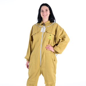 Traje de Apicultura Ventilado para una Experiencia de Apicultura Cómoda, Hecho en Pakistán - Product Image 1