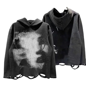 Hoodie surdimensionné personnalisé imprimé, effet délavé, avec design déchiré et vieilli, ourlet brut et coupe courte pour streetwear masculin – Grande vente - Product Image 1