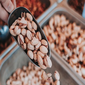Pistaches fraîches au goût riche et croquant, idéales pour les collations saines, les desserts gourmands et les produits de boulangerie - Product Image 5