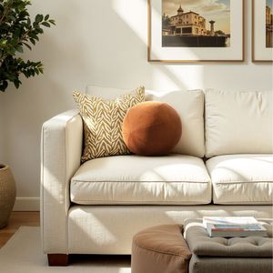Cuscino Decorativo Sferico Luna da 12 Pollici in Velluto Arancione Bruciato, Elegante e Funzionale - Product Image 1
