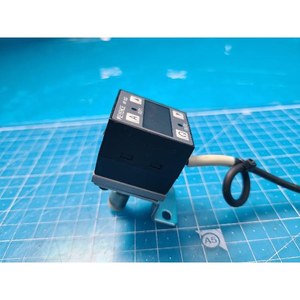 Sensor de Presión Digital KEYENCE AP-33Z Usado Como Está, Piezas de Equipos de Semiconductores Legados - Product Image 3