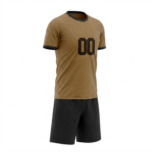 Ensemble de maillots de football personnalisés pour hommes, imprimé or et noir, sublimé, évacuation de l'humidité, 100% polyester, manches courtes, col rond - Product Image 3