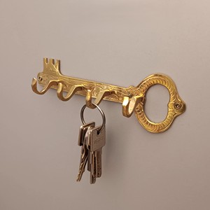 Porte-clés vintage de designer avec décorations métalliques complexes - Product Image 6