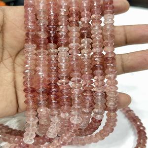 แหวนประดับลูกปัดพลอยธรรมชาติเกรด AAA สีชมพูสตรอเบอร์รี่ควอตซ์ทรงเหลี่ยมขนาด 8 มม. ความยาว 8 นิ้ว - Product Image 1