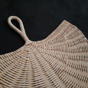 Éventail en paille tressé à la main sophistiqué, en fibres naturelles de rotin, élégant, pour plage tropicale, fête, cadeau décoratif - Product Image 4