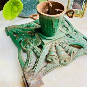 Heavy Duty Metal Christmas <b>Tree</b> <b>Stand</b> for Real <b>Trees</b> Stable Holiday Base - Product Image 2