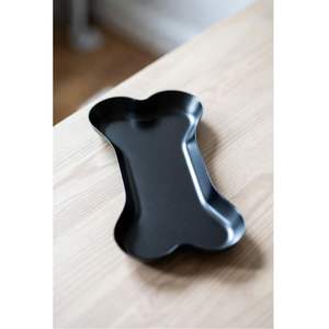 Bandeja de Servir Moderna de Metal Negro Mate con Forma de Hueso, Plato Decorativo para Golosinas de Mascotas, Bandeja Duradera de Aluminio de Grado Alimenticio para Exhibir Bocadillos - Product Image 1