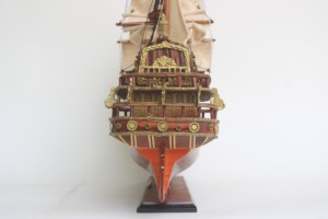 Modelo de Barco Histórico SAN FELIPE Pequeño, Hecho a Mano en Madera, Arte Folclórico Español, Pulido y Pintado, 40 cm, para Regalo o Decoración de Mesa - Product Image 6