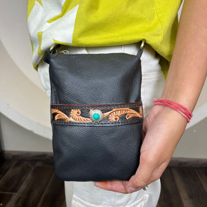 Manufacturer Custom Design Hand Tooled Cowhide Leather Motorcycle Waist Mobile <b>Pouch</b> Fashion Travel Fanny Packs for for Women's - Product Image 4