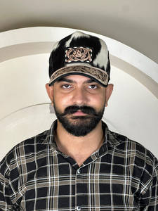 Casquette Trucker Unisexe Style Western Marron en Cuir de Vachette avec Visière en Cuir Façonné à la Main et Motifs Floraux en Relief, Dos en Maille, 6 Panneaux - Product Image 2