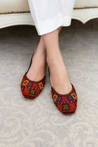 Chaussures plates anti-dérapantes pour femmes, style Khussa indien pakistanais, faites à la main, élégantes, à motifs floraux, avec pierres, tailles et couleurs personnalisées, pour l'été - Product Image 6