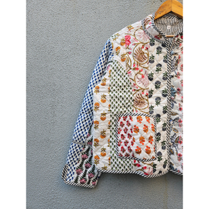 Veste en coton matelassée réversible faite à la main, patchwork floral vintage, manteau pour femme, vêtement d'extérieur respirant, cadeau pour elle - Product Image 2
