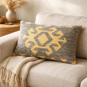 Housse de coussin Kilim Aztec bleu marine pour canapé, décoration bohème, côtière et contemporaine pour salon - Product Image 3