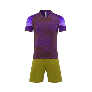 Conjunto de Camiseta de Fútbol Geométrica Verde para Hombre, Manga Corta, Cuello en V, Calidad Premium, Uniforme de Fútbol Cómodo y Ligero - Product Image 4