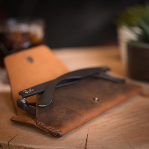 Étui à lunettes de soleil vintage classique de luxe en cuir pleine fleur, durable, résistant à l'eau, léger, doublure douce, qualité export en gros - Product Image 6
