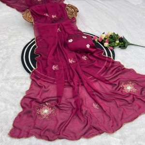 VASTRA COTTAGE Elegante Saree de Seda Crushed con Borde Cutdana Arco y Blusa sin Coser con Hilo Moti Resham y Trabajo Manual - Product Image 3